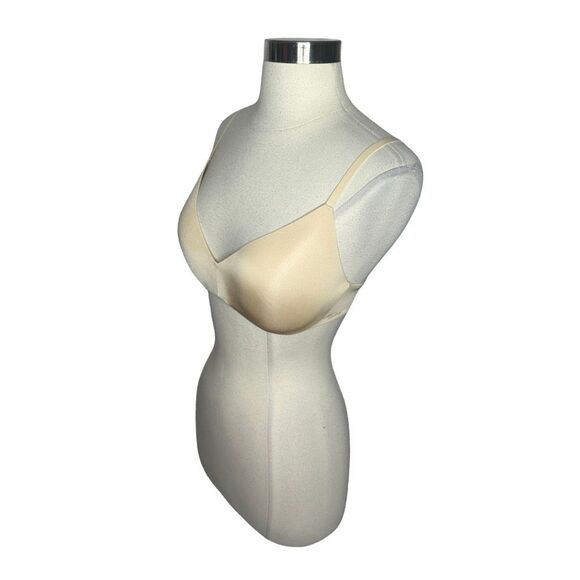 SKIMS Wireless Form T-Shirt Bra - Size 32DD - Picture 2 of 4